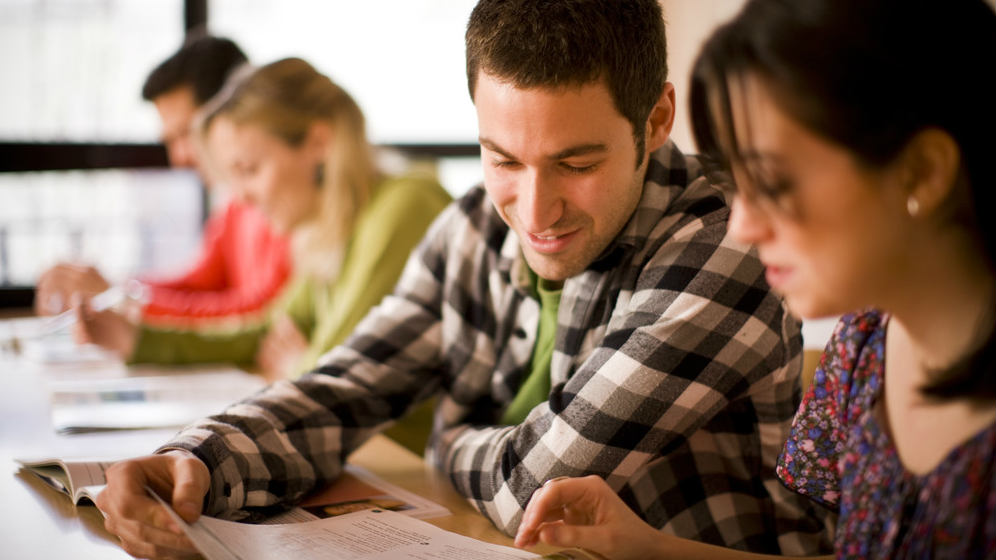 How to teach english reading to adults